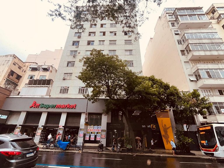 Apartamento de 1 Quarto na Praia de Copacabana
