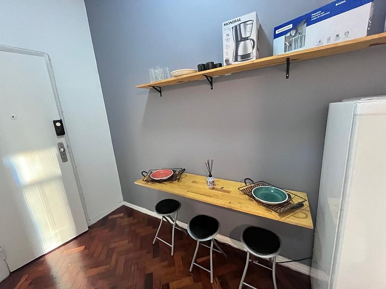 Apartamento de 1 Quarto na Praia de Copacabana